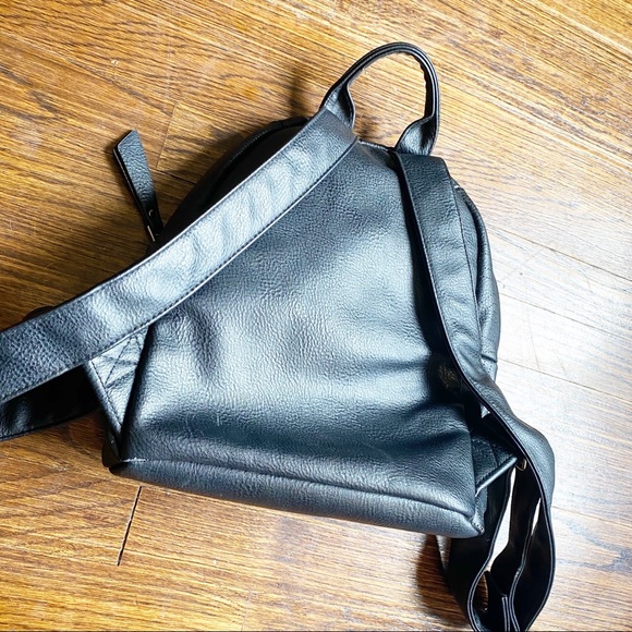 Steve Madden Black Backpack Gold Zippers - Picture 7 of 7